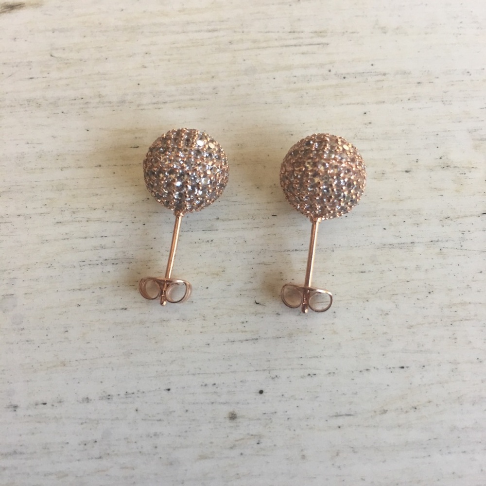 🚫Sold🚫Rose Gold Plated Diamond Accent studs - Picture 1 of 3